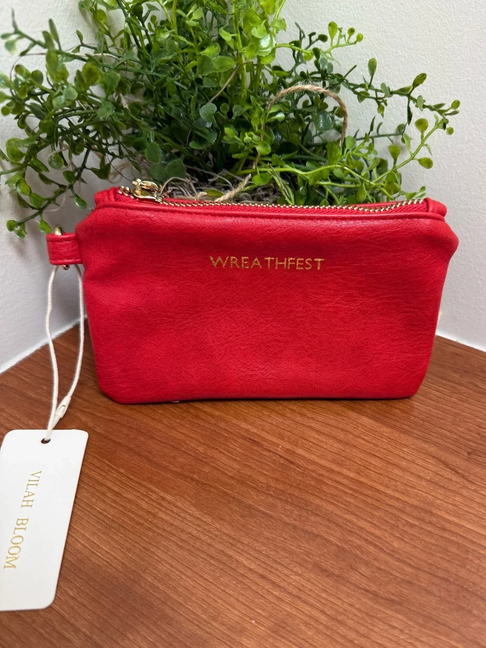 Red Genuine Leather Cosmetic Pouch Zip Bag WREATHFEST Vilah Bloom NWT - Picture 2 of 5